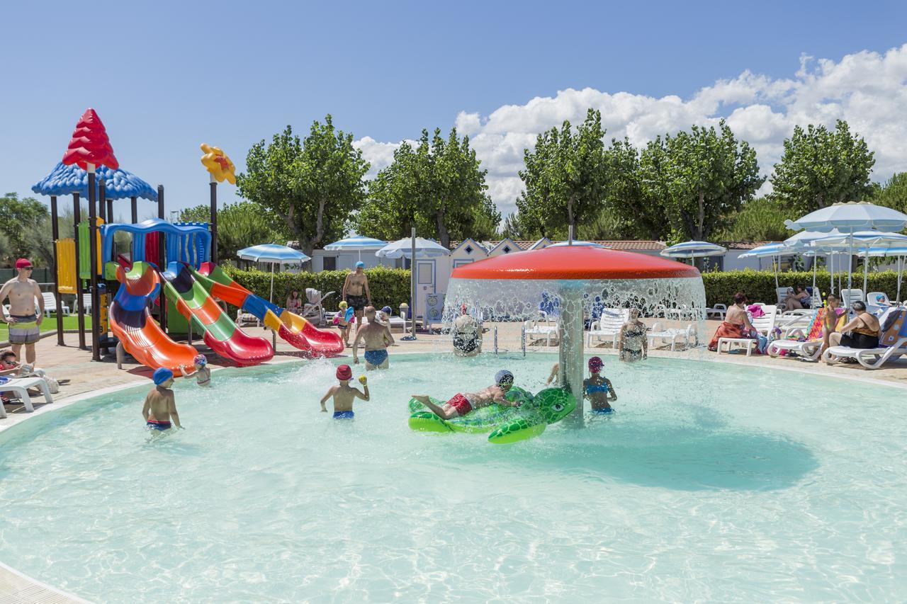 Riva Nuova Camping Village Martinsicuro Exterior photo